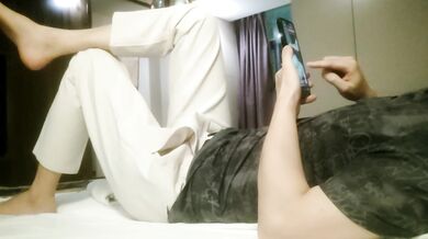 四川绵阳天香KTV乱象！清纯小姐姐沙发口撸 樱桃小嘴吞吐舌尖缠绕 昏暗包厢尺度拉满羡煞旁人！